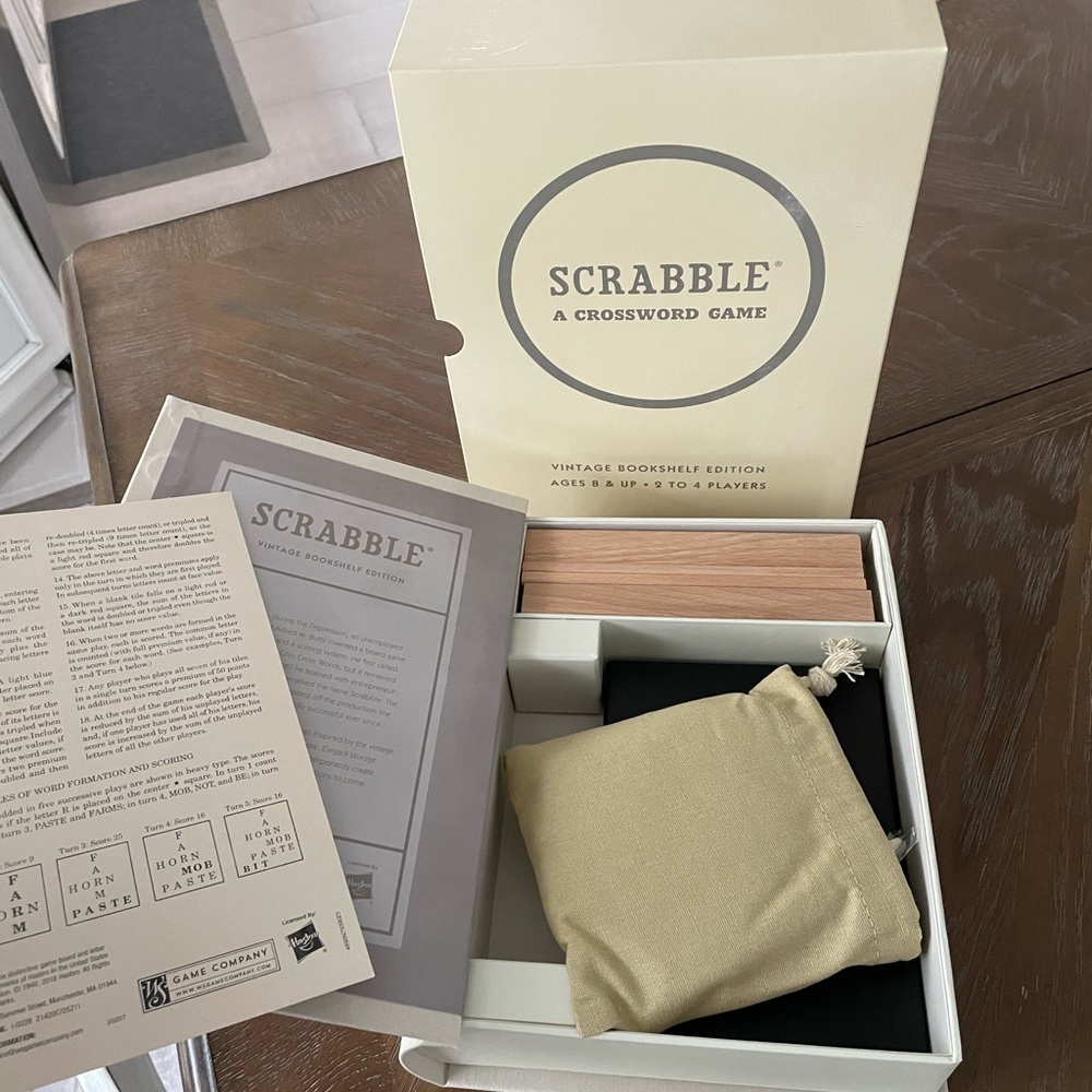 Scrabble - bookshelf addition